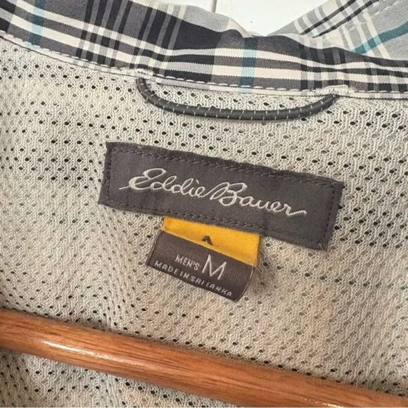 Eddie Bauer Cream & Black Plaid Short Sleeve Button Down Shirt Size Medium - Picture 5 of 6